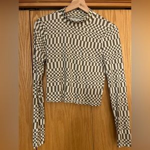 Cropped checkered long Sleeve Mock Neck Shirt
